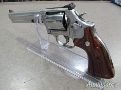 SMITH & WESSON  686 PLUS 7 COLPI CAL 357M RIF S472