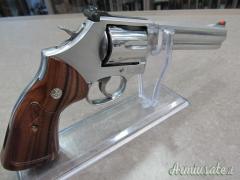 SMITH & WESSON  686 PLUS 7 COLPI CAL 357M RIF S472