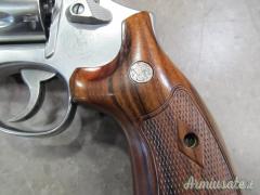 SMITH & WESSON  686 PLUS 7 COLPI CAL 357M RIF S472