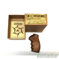 Colt Detective Special Mustang Grips