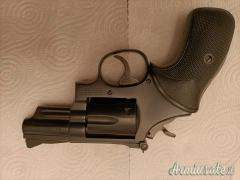 Smith & Wesson