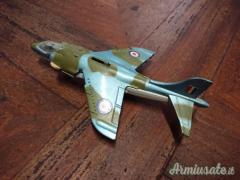Modellini militari vintage in metallo, plastica, etc.