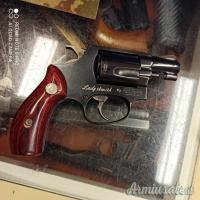 SMITH & WESSON 36 LADY SMITH cal. 38 SPL