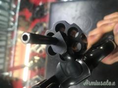Smith & Wesson