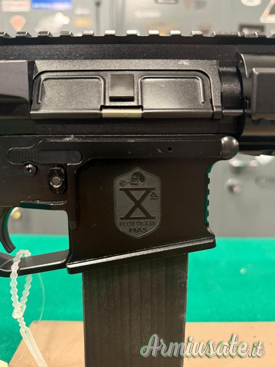 Carabina s/automatica marca Nuova Jager modello AR 15 Xa MAS calibro 223 Remington Carabina s/automatica marca Nuova Jager modello AR 15 Xa MAS calibro 223 Remington