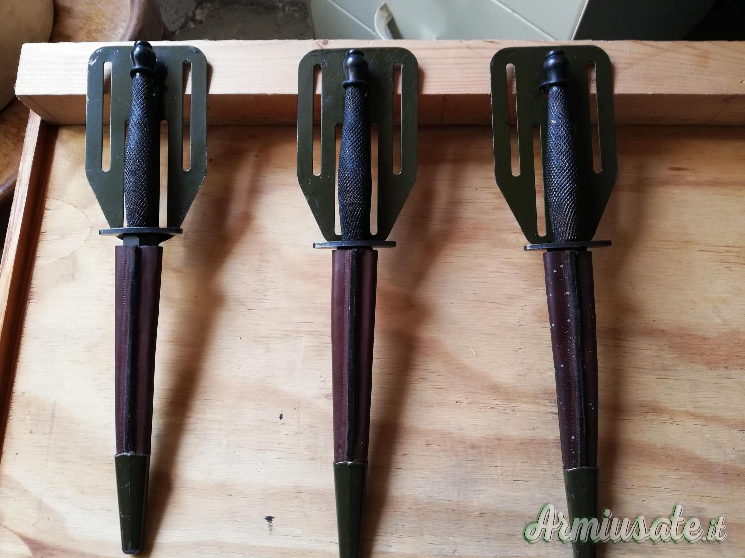 Stiletto OSS - Raro Stiletto OSS - Raro