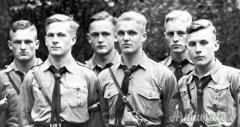 Interessante lotto d’epoca nazista appartenuto ad un membro della “HITLERJUGEND” (GERMANIA WW2)