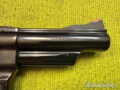 Smith & Wesson