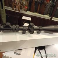 ARMADA 6-24x56 illuminato Usato
