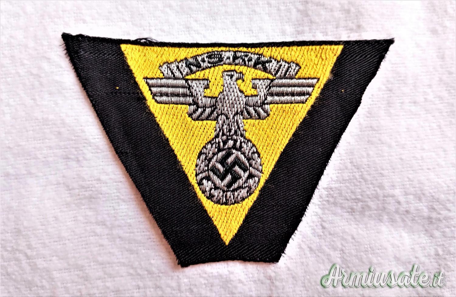 Fregio tedesco in stoffa d’epoca nazista per “NSKK-Sturmfhrer” (berretti “a bustina) delle NSKK Fregio tedesco in stoffa d’epoca nazista per “NSKK-Sturmfhrer” (berretti “a bustina) delle NSKK