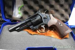 Smith & Wesson