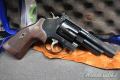 Smith & Wesson