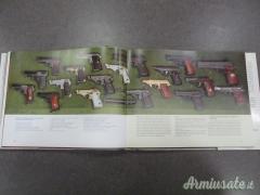 PUBBLICAZIONE ; IL MONDO BERETTA UNA LEGGENDA INTERNAZIONALE PUBBLICAZIONE ; IL MONDO BERETTA UNA LEGGENDA INTERNAZIONALE
