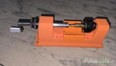 LYMAN Universal Trimmer Tornio per Bossoli con 9 Pilotini #7862000