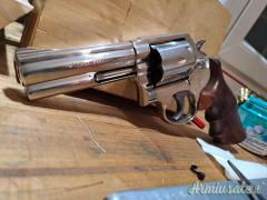 Smith & Wesson