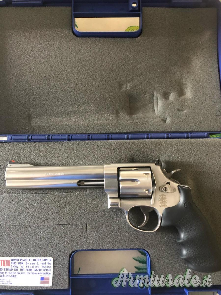 Revolver 44 Magnum smette Wesson 6. Pollici Revolver 44 Magnum smette Wesson 6. Pollici