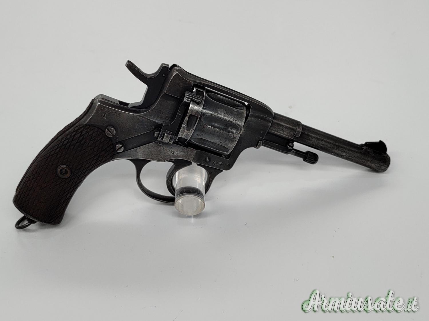Revolver Nagant modello 1895 Cal 7,62 Nagant Revolver Nagant modello 1895 Cal 7,62 Nagant