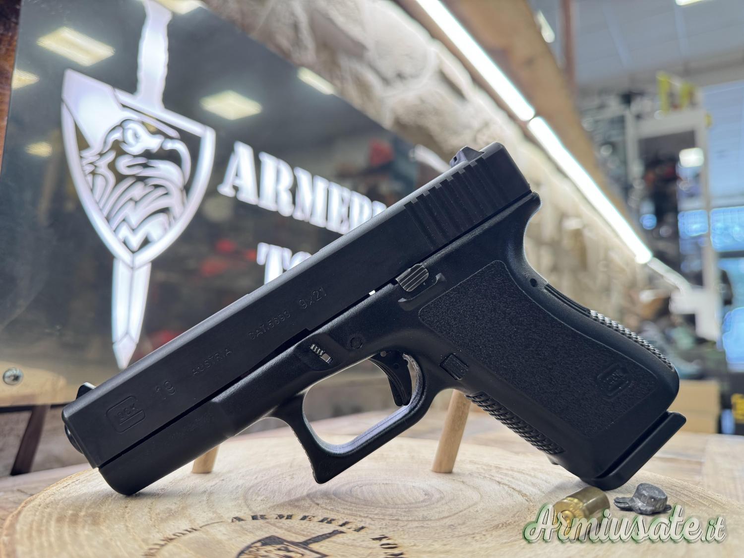 USATO – PISTOLA – GLOCK MOD. 19 cal. 9×21 USATO – PISTOLA – GLOCK MOD. 19 cal. 9×21