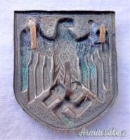 Coppia di fregi tedeschi d’epoca nazista di 1’ tipo per casco tropicale tipo “TROPENHELM“ dei DAK