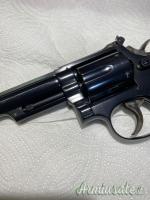 Revolver Smith & Wesson 19-4 del 1980 spinato
