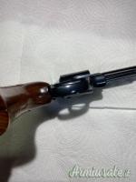 Revolver Smith & Wesson 19-4 del 1980 spinato