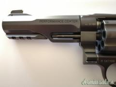 Smith & Wesson mod. 327 TRR8 in cal. .357 mag.