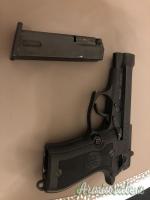 Vendo Beretta calibro 9