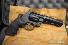 Smith & Wesson