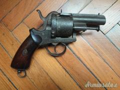 Revolver antico a spillo a canna corta