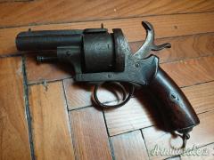 Revolver antico a spillo a canna corta