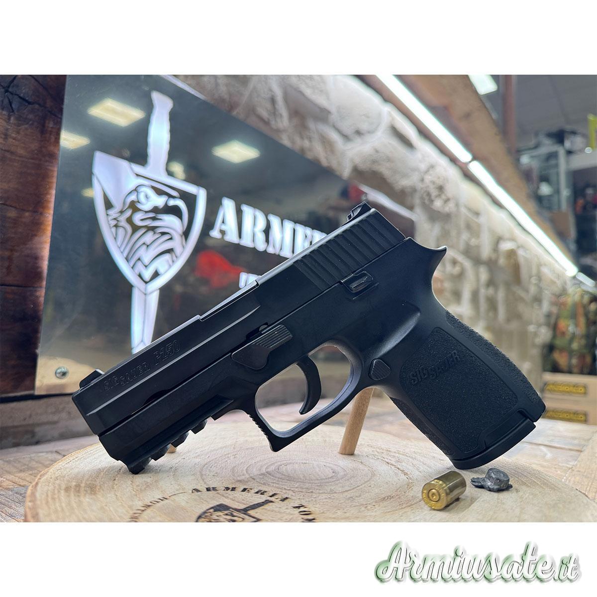 USATO – PISTOLA – SIG SAUER MOD. P250 cal. 9×21 (LOGO CANTON SAN GALLO) USATO – PISTOLA – SIG SAUER MOD. P250 cal. 9×21 (LOGO CANTON SAN GALLO)