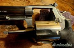 Smith & Wesson