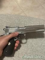 Colt 1911 gold cup .45 ACP