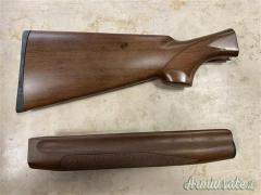 Calcio e asta per fucile semiautomatico Benelli calibro 12 modello montefeltro vecchia serie.