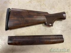 Calcio e asta di marca Benelli calibro 12 per raffaello nuova serie limitata