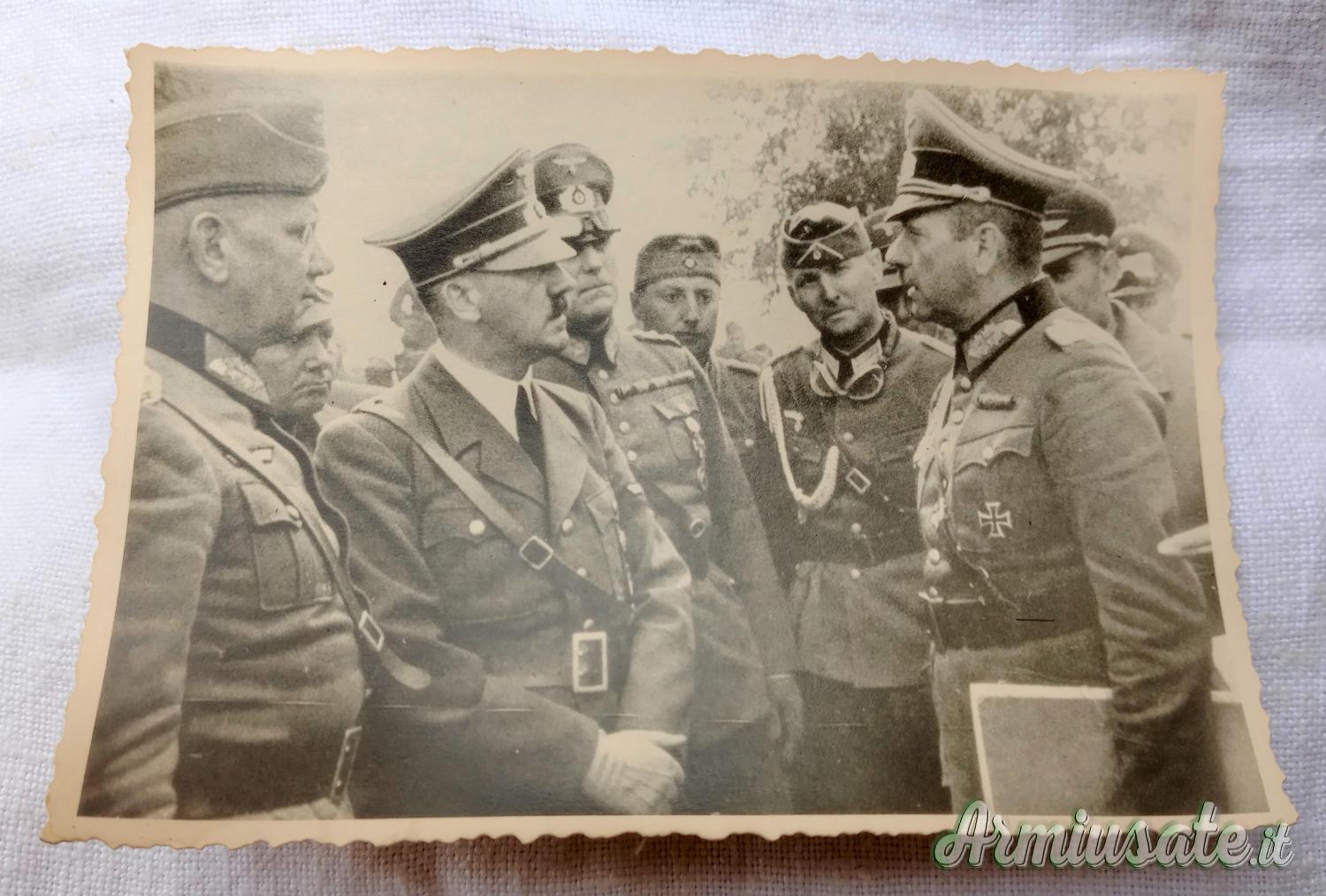 Fotografia d'epoca nazista con Adolf Hitler e generali sul fronte in Polonia - settembre 1939 (WW2) Fotografia d'epoca nazista con Adolf Hitler e generali sul fronte in Polonia - settembre 1939 (WW2)