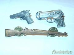 Spilla Colt 911 - Beretta e Garand 13 €. cad. spedite.