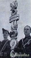 Raro drappo o pennone d’epoca fascista con dicitura “LITTORIALI” anno 1935 dei G.U.F. di Milano