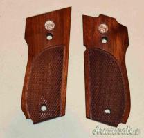 Guancette Smith Wesson 52