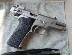 Smith & Wesson