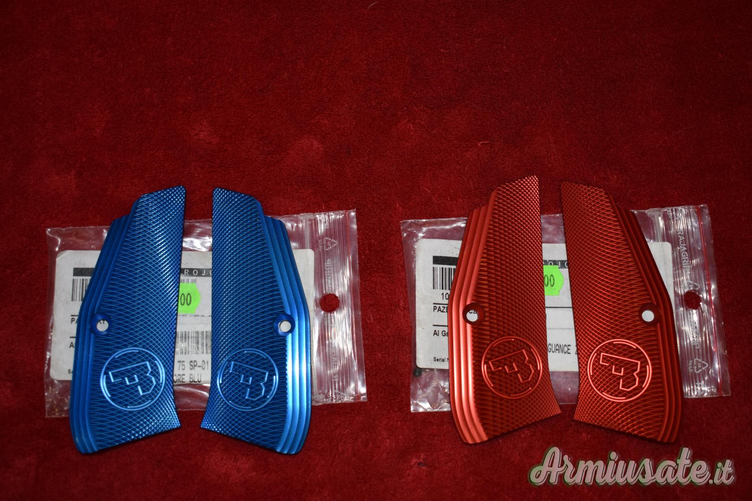 Guancette zigrinate in alluminio Blu e Rosse per CZ 75 SP 01 Shadow. Guancette zigrinate in alluminio Blu e Rosse per CZ 75 SP 01 Shadow.