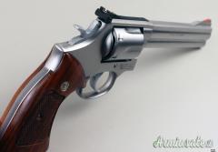 Smith & Wesson