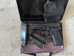 SIG-Sauer p228  9x21mm IMI