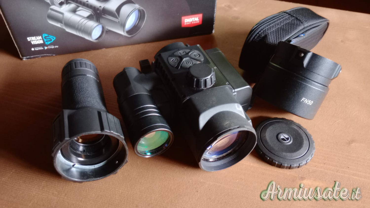 Visore notturno digitale Clip-On Pulsar Forward FN455 + monocolo + adattatore FN56 (USATO) Visore notturno digitale Clip-On Pulsar Forward FN455 + monocolo + adattatore FN56 (USATO)