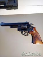 S&W 29 cal 44 Magnum