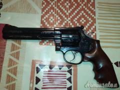 Smith & Wesson