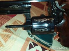 Smith & Wesson