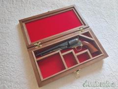 Cofanetto in noce per revolver western