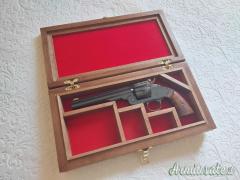 Cofanetto in noce per revolver western