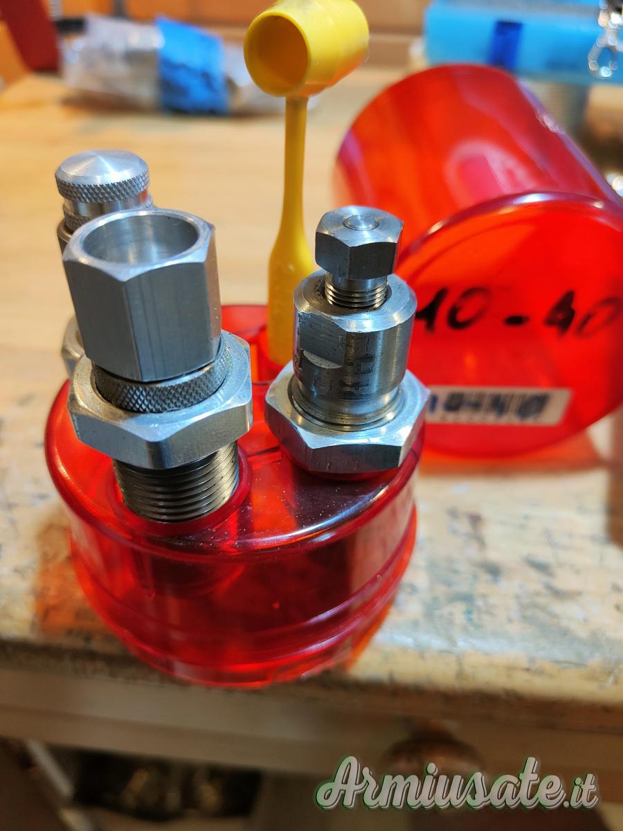 VENDO DIES LEE PER IL 40 S&W VENDO DIES LEE PER IL 40 S&W